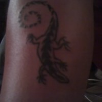 Minimalistic lizard homemade tattoo