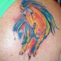 Le tatouage en couleur de cheval en peinture à l'eau