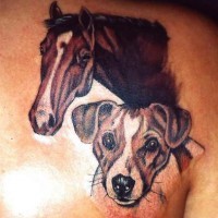 tatuaje de caballo con lindo perro