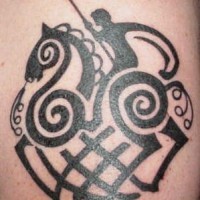 Reiter-Krieger Maßwerk Tattoo