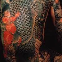 Tatuaje en todo cuerpo de la carpa koi