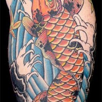Tatuaje clásico de una carpa koi