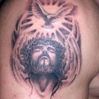 Tatuaje de Jesús y Espíritu Santo