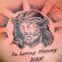 Gesicht des Jesuses  denkwürdiges Tattoo