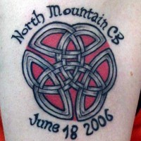 Tatuaje de nudo céltico, fecha y North mountain CB