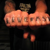 Knuckle tattoo, live fast, black, bold letters