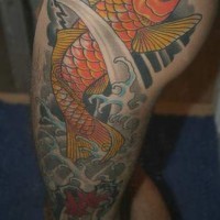 yakuza stile koi pesce d'oro sul fianco tatuaggio