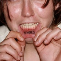 Lip tattoo, kempen, big letters