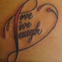 Liebe lebe lache Tattoo