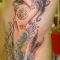 Buntes klassisches tattoo einer sexy Meerjungfrau