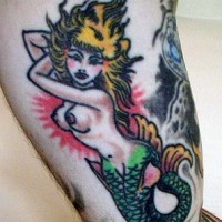 Tatuaggio  stilizzato la sirena colorata