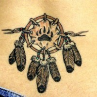 L'acchiappasogni indiano co piume tatuaggio