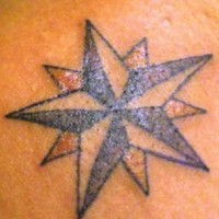 el tatuaje de una estrella nautica