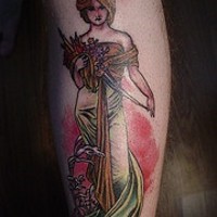 Traditionelles farbiges Tattoo mit  schöner griechischer Lady mit Blumen