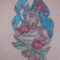Tatuaggio petriotico australiano con canguro
