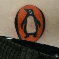 tatuaje del logo de libros de pinguino