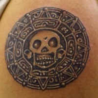 Piratenschädel-Münze Tattoo
