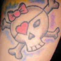 Simbolo pirata tatuaggio