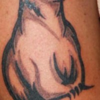 Tattoo mit Eisbären und Inschrift Bundy up