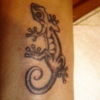 Small cute lizard tattoo