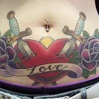 pugnali in cuore tatuaggio colorato