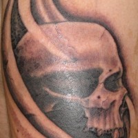 Menschlicher Schädel im Profil Tattoo
