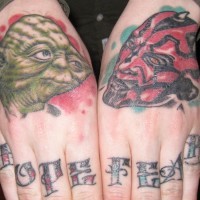 Tatuaje en los manos y nudillos, personajes de la guerra de las galaxias, inscripción, esperanza, miedo