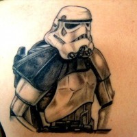 tatuaje realístico de soldado de asalto