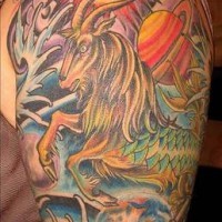 Steinbock im Weltall Tattoo in Farbe