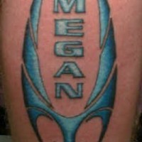 Tatuaje megan en tinta azul