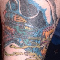 Il tatuaggio di alieno colorato