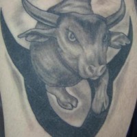 taurus toro tatuaggio nero