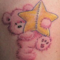 orsacchiotto stella d'oro tatuaggio colorato