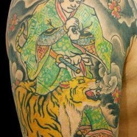 Samurai mit Tiger farbiges Tattoo