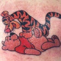 Tigre avec le tatouage de Winnie l'ourson