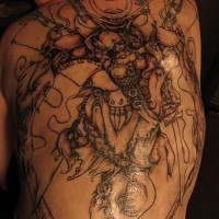 Gran tatuaje la lucha de los vikings en la espalda