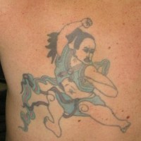 Östlicher Krieger in blauer Form Tattoo