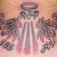Flügel und Heiligenschein Gedenk Tattoo