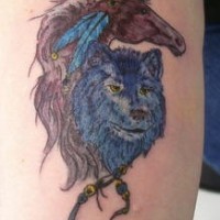 Blauer Wolf mit braunem Pferd Tattoo