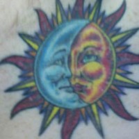 Mond und Sonne Yin-Yang-Tätowierung