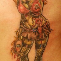 Tatuaje la zombi con la cabeza en las manos