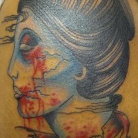 Tatuajela cabeza de la mujer-zombi en estilo romano