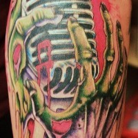 Zombie blutiges Mikrofon Tattoo