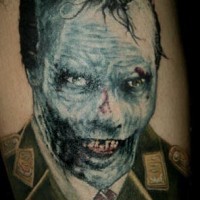 Tatuaje el nazi-zombi