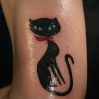 Tatuaggio sul braccio il gatto nero