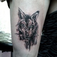 Tatuaje en la pierna, lobo negro