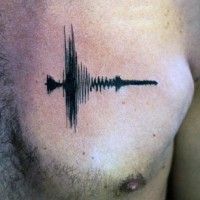 Tatuaje en el pecho,   onda de música simple, tinta negra