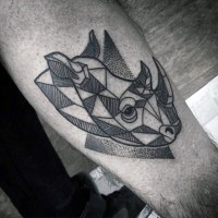 Winziges geometrisches schwarzes Unterarm Tattoo von Nashornkopf mit Dreieck
