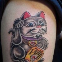 Tatuaje  de estatua de gato japonés con tabla