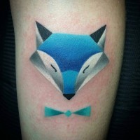 Tatuaje  de zorro único de color azul con lazo